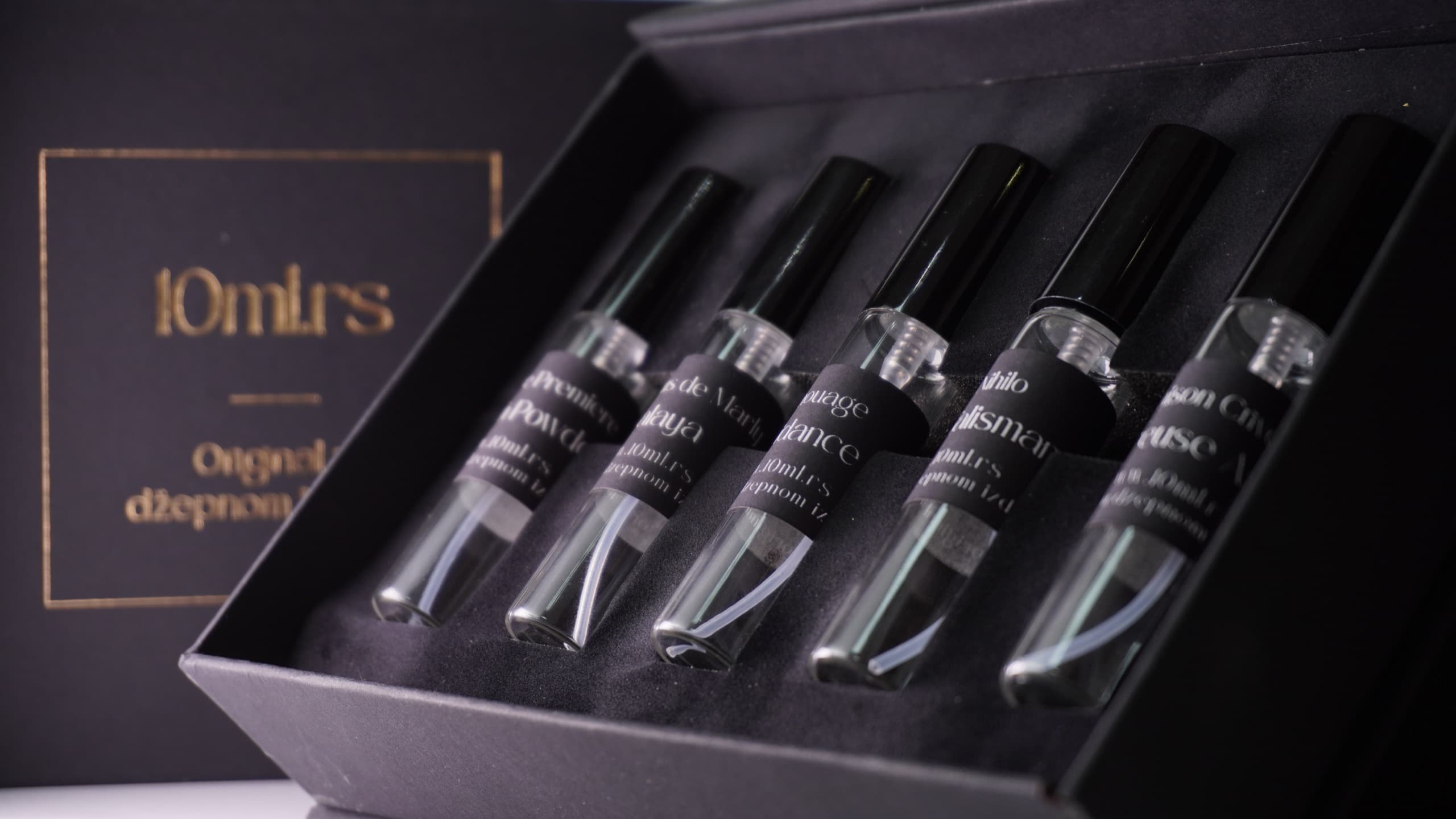 Otvorena 10ml.rs kutija sa pet dekanata od 10 ml